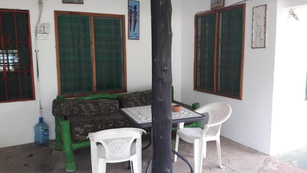The New Big Tree Beach Resort Mombasa Extérieur photo