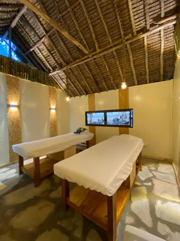The New Big Tree Beach Resort Mombasa Extérieur photo